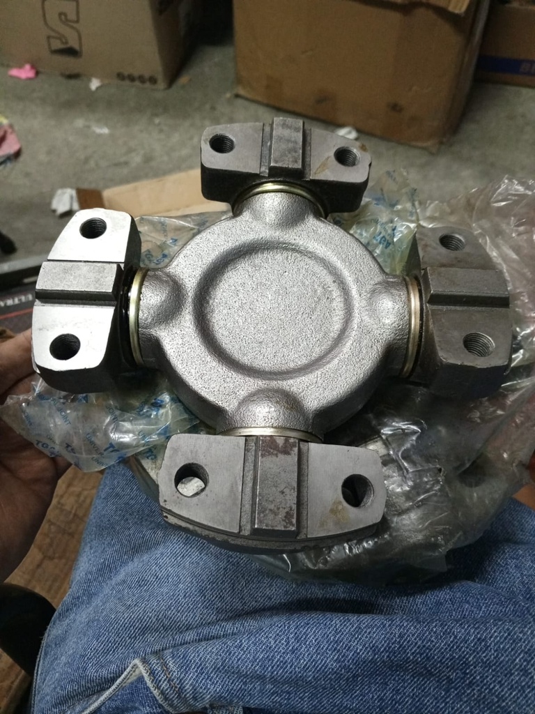 CRUCETA CARDAN DADO CUADRADO (4)HWDT CC 60-195 1-37300-088-0(TGA) 1373000880 CRUCETA LADO TRANSMISION ISUZU LV150 LV152 LV452 MOD 2015+