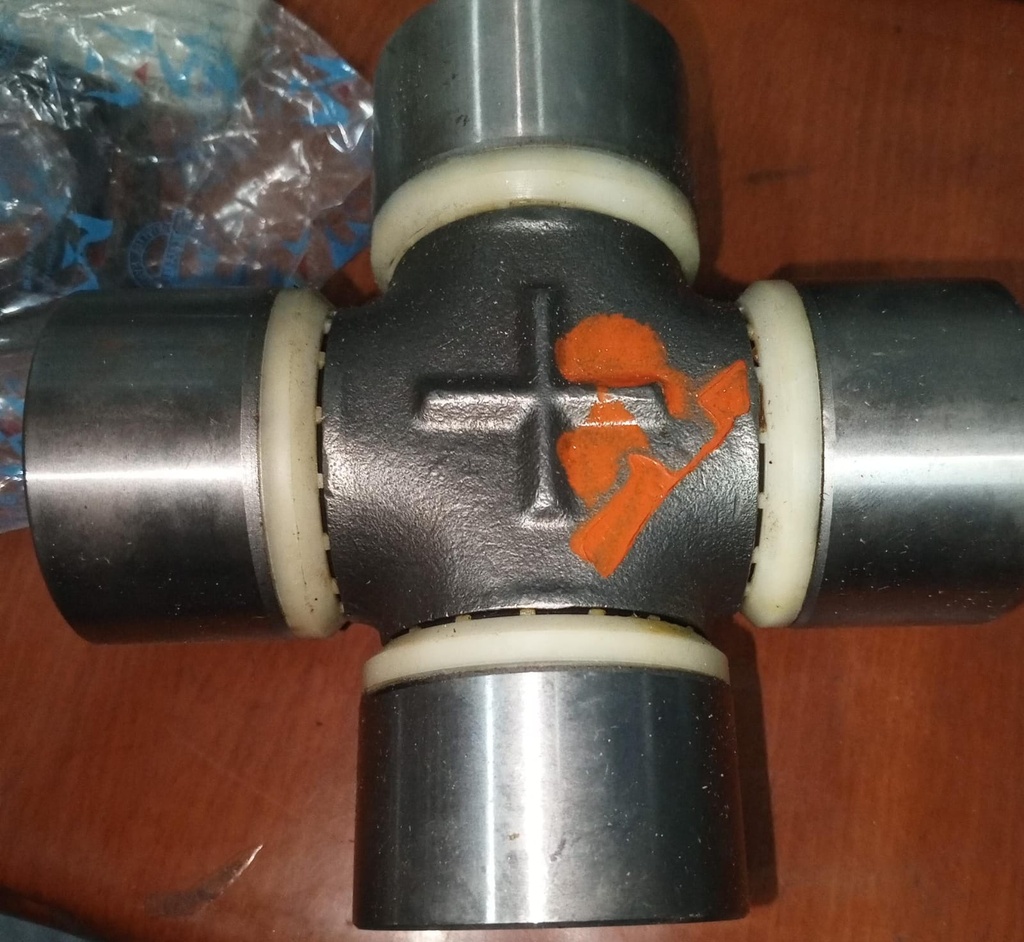 CRUCETA CARDAN DADO 57-133-144F KY8130 GKN HS288 VOLVO 232540 JAC CAMION FOTON BOLQUETA 6x4 