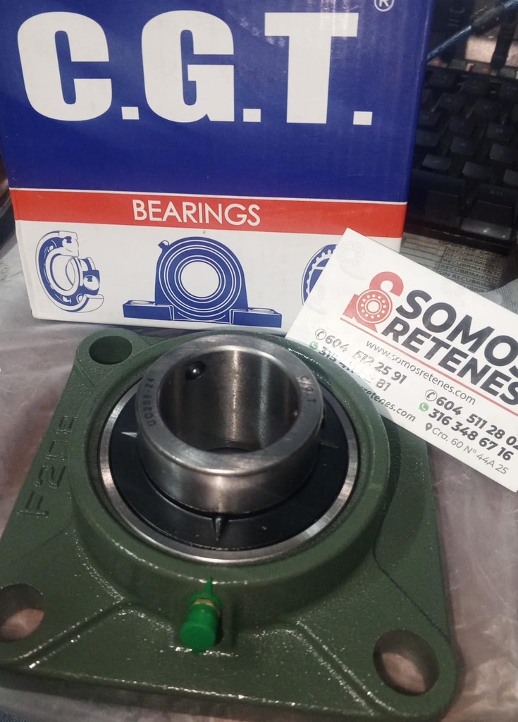 CHUMACERA CUADRADA 38.1X130X36 CHUMACERA EJE 1"1/2 = 38.100 mm UCF208-24(GIRE)  