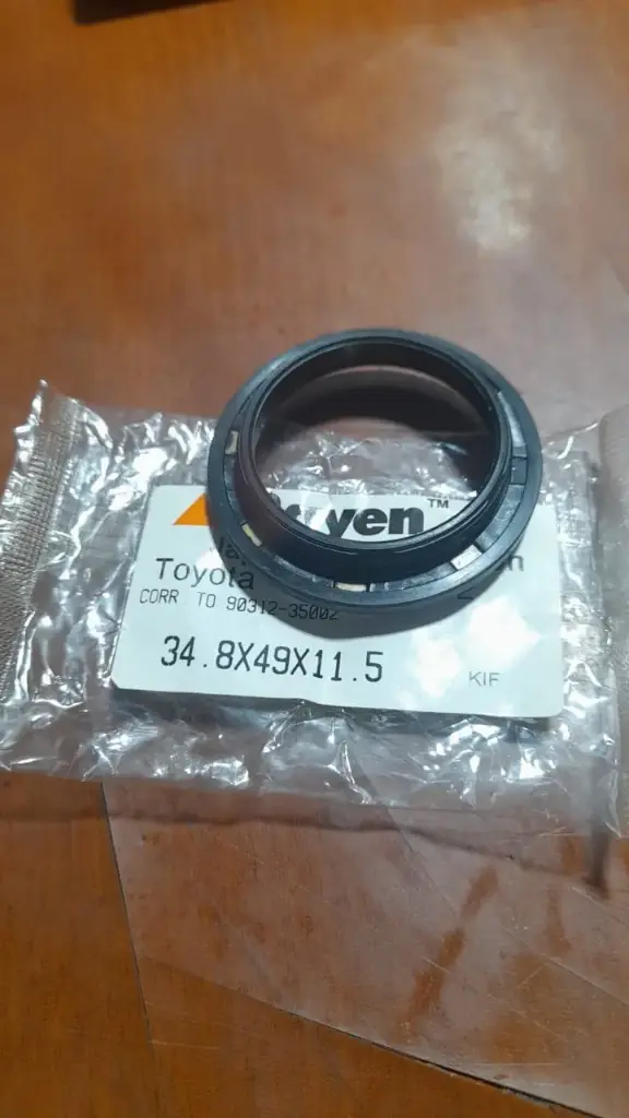 RETEN MILIMETRICO 34.8-49-11.5 NJ142(PAYEN) 90312-35002 RETEN EJE TRASERO TOYOTA TRABAJA CON RODILLO DG358028